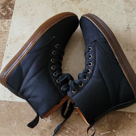 Dr. Martens - Hackney - black satin finish lace up boots - Women’s Size 6 - Picture 9 of 15